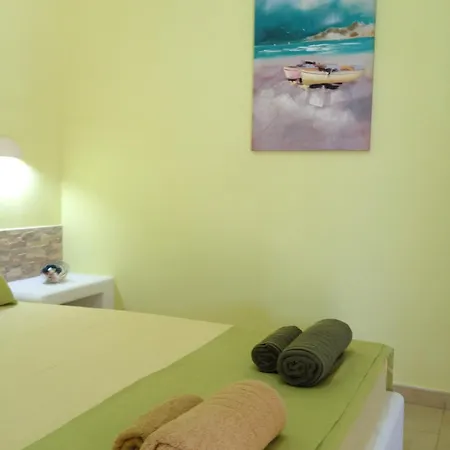Guest house Avgerinos Paliochori 3*
