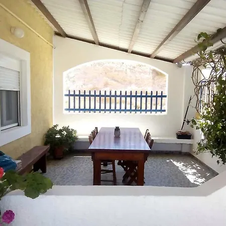 Avgerinos Paliochori Guest house Milos Island
