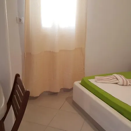 Guest house Avgerinos Paliochori Milos Island