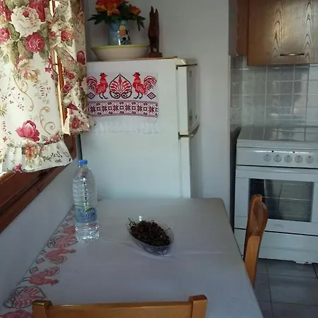 Pensionat Avgerinos Paliochori 3*