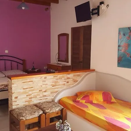 Avgerinos Paliochori Pensionat Milos Island