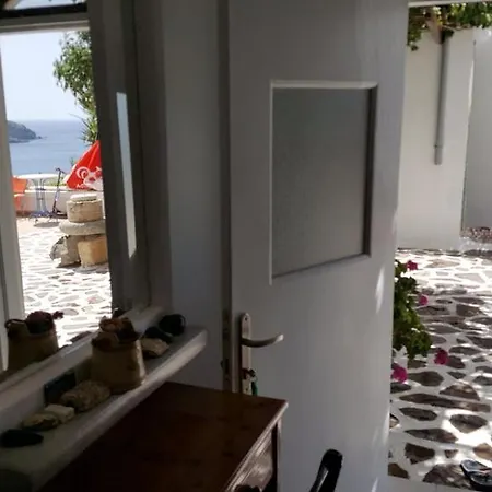 Avgerinos Paliochori Pensionat 3*